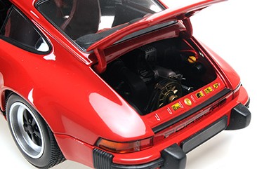 MINICHAMPS - PORSCHE 911 CARRERA 3.2 COUPE - 1983 - 1:18 - INDISCHROT