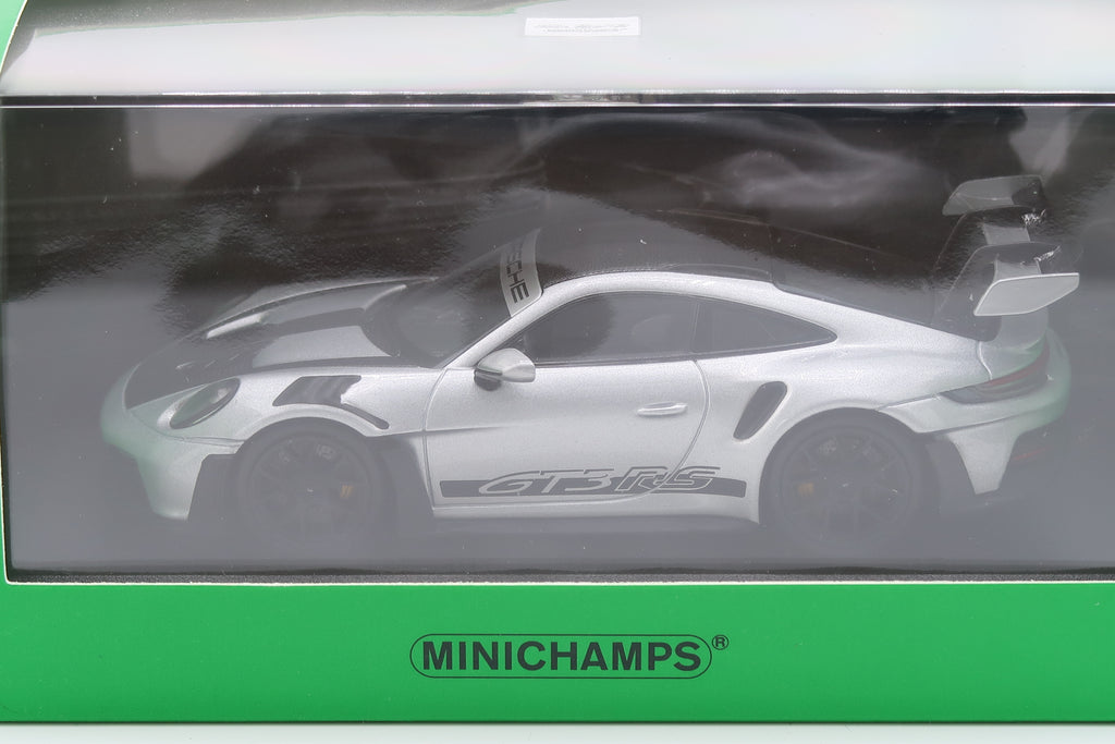 MINICHAMPS - PORSCHE 911 GT3RS ( 992 ) - 2022 - 1:43 - GT SILBERMETALLIC MIT WEISSACH PAKET (Kopie)