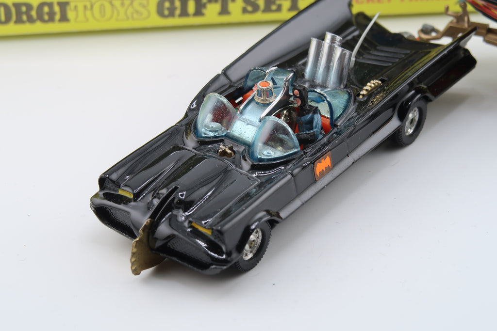 Corgi Toys Gift Set 3 Batmobile & Batboat 1:43