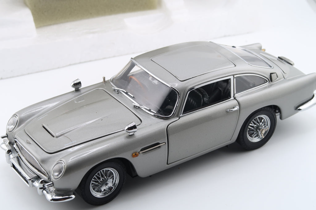DANBURY MINT - ASTON MARTIN DB5 - JAMES BOND - 1:24 - OVP