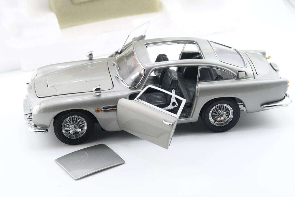 DANBURY MINT - ASTON MARTIN DB5 - JAMES BOND - 1:24 - OVP