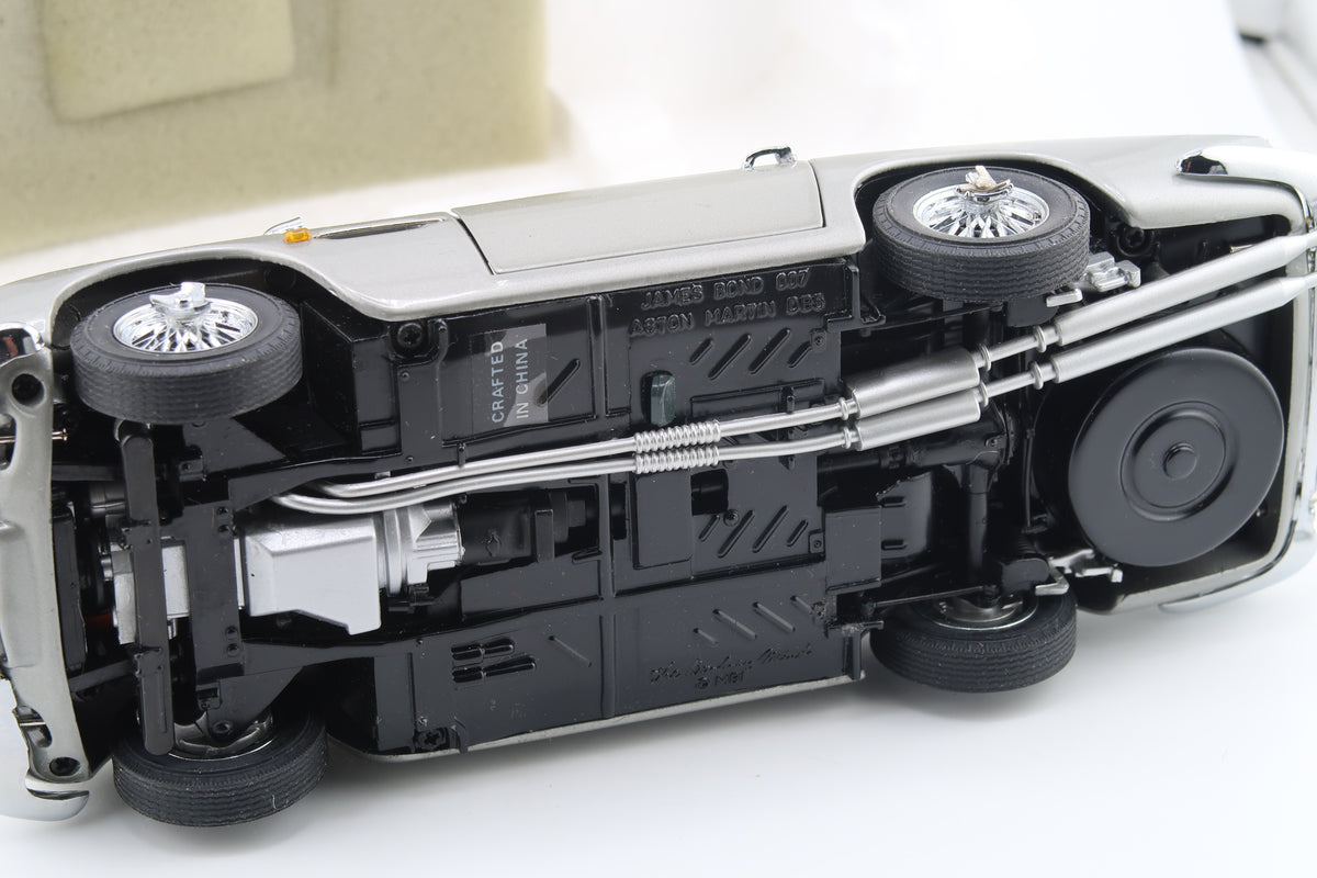 DANBURY MINT - ASTON MARTIN DB5 - JAMES BOND - 1:24 - OVP