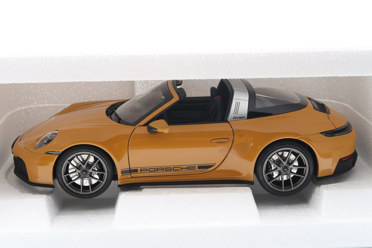 NOREV - PORSCHE 911 ( 992 ) TARGA - BAHAMAYELLOW - 1:18 - OVP