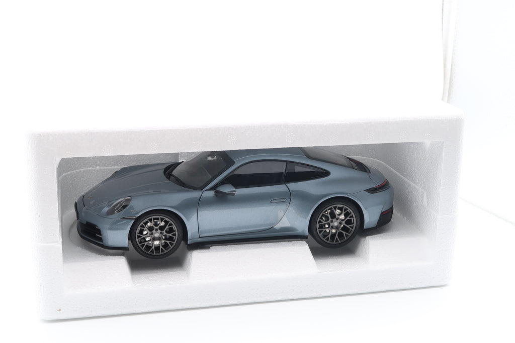 NOREV - PORSCHE 911 ( 992 ) CARRERA COUPE  - POLARSILBER - 1:18 - OVP