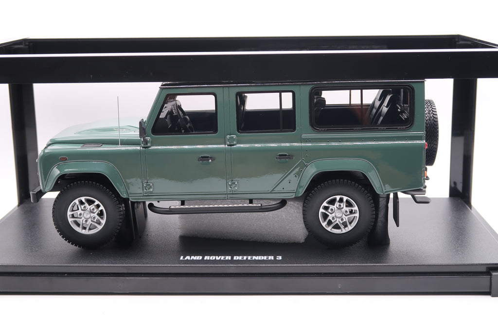 GT SPIRIT - LAND ROVER DEFENDER 3  - 1:18 - GREEN - OVP