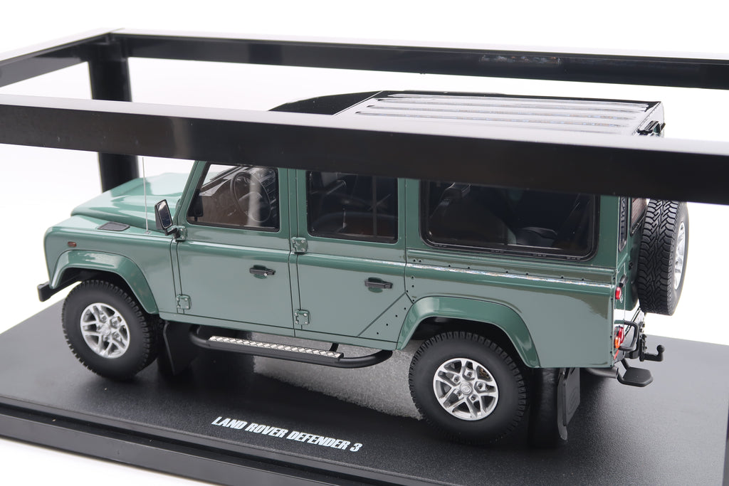 GT SPIRIT - LAND ROVER DEFENDER 3  - 1:18 - GREEN - OVP