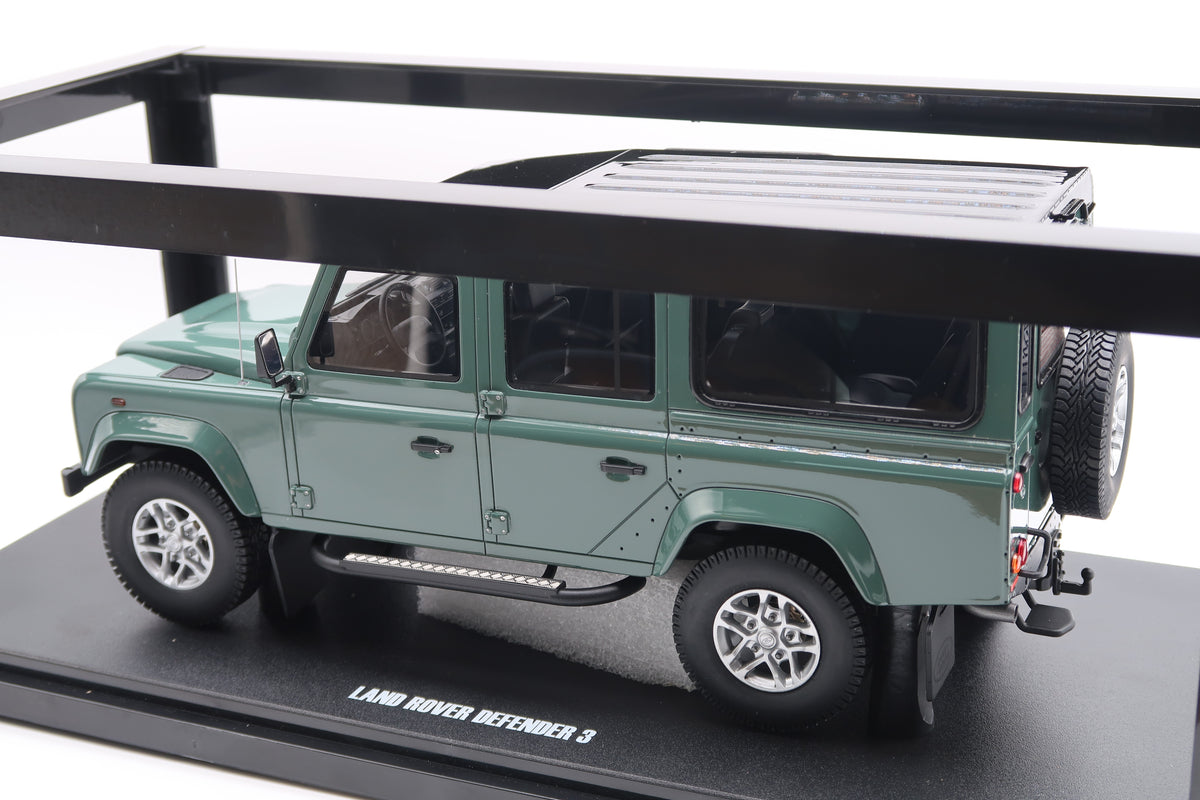 GT SPIRIT - LAND ROVER DEFENDER 3  - 1:18 - GREEN - OVP
