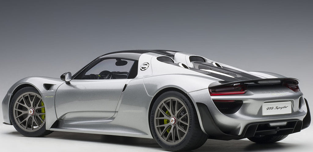 AUTOart PORSCHE 918 SPYDER MIT WEISSACH PACKAGE - 2013 - GT SILBERMETALLIC