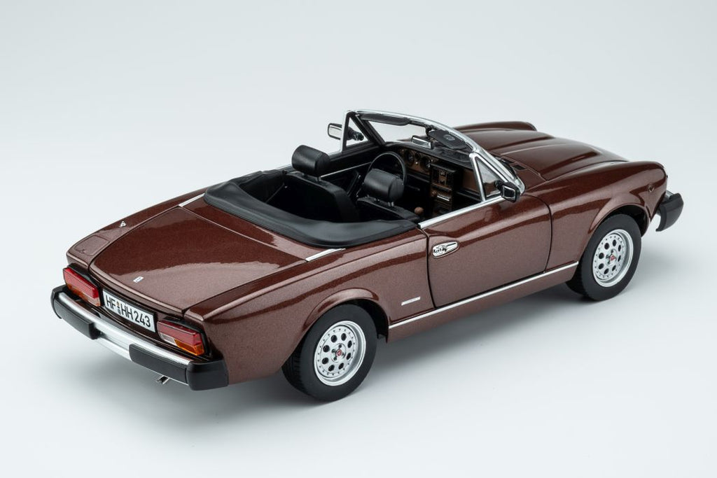 TOURING MODELCARS - PININFARINA SPIDEREUROPA - 1:18 - OVP - MARRONE AMARYLLIS
