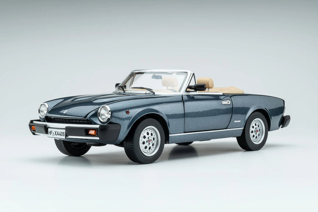 Touring Modelcars Pininfarina Spidereuropa 1:18 Blue Medio Metallic